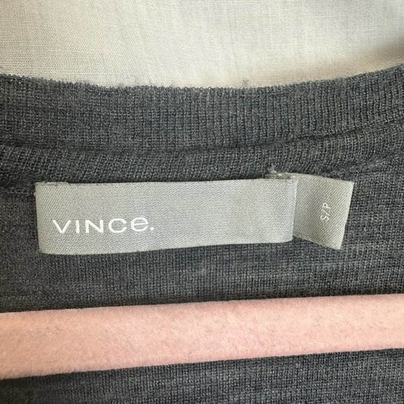 VINCE 100% Wool‎ Sweater Women’s S Gray V-neck Long Sleeve Knit Slouchy Neutra - Picture 8 of 12